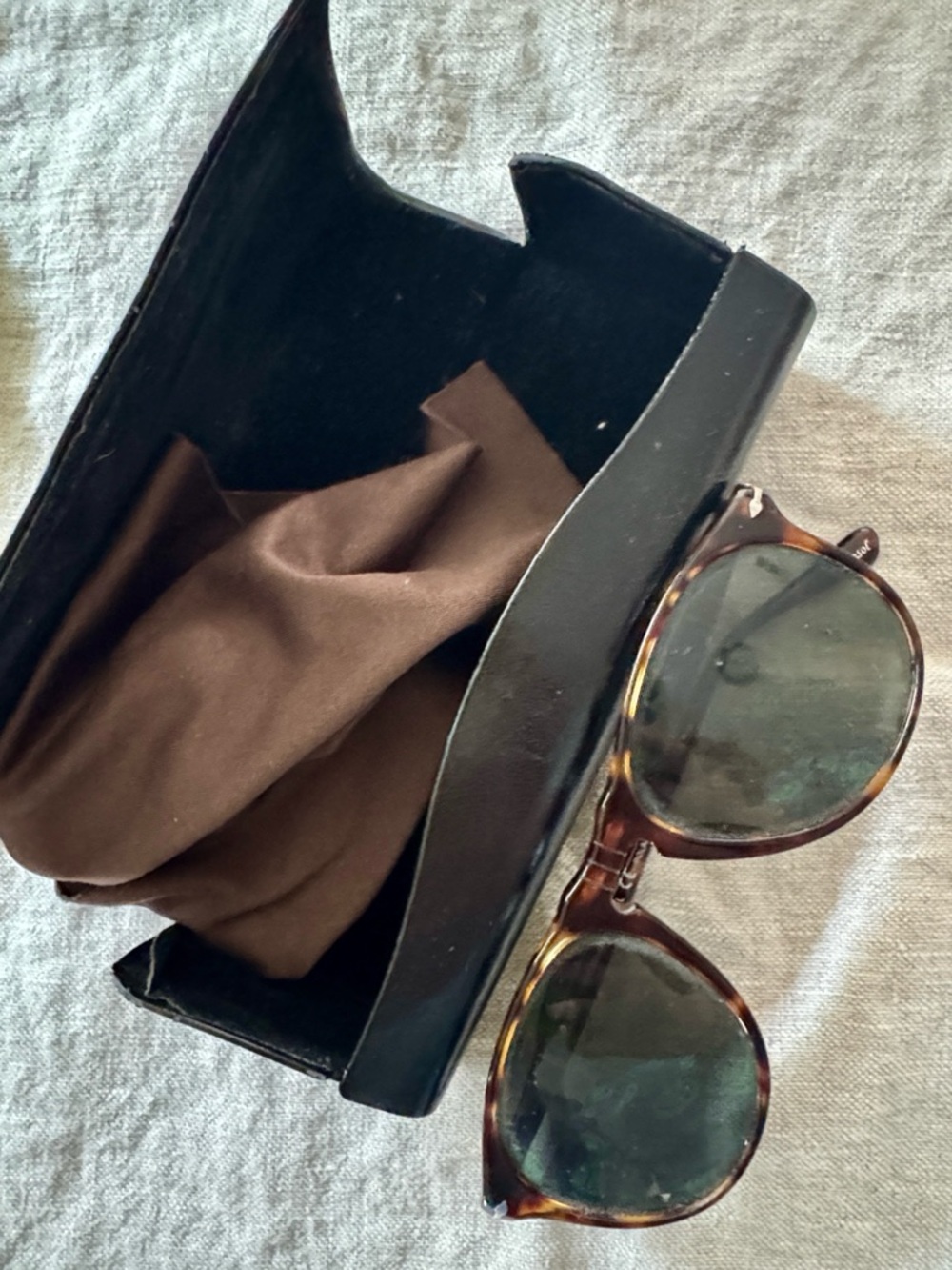 Persol Brown Tortoise Frame Sunglasses w/Polarized Lens Model 9649-S - Picture 5 of 5